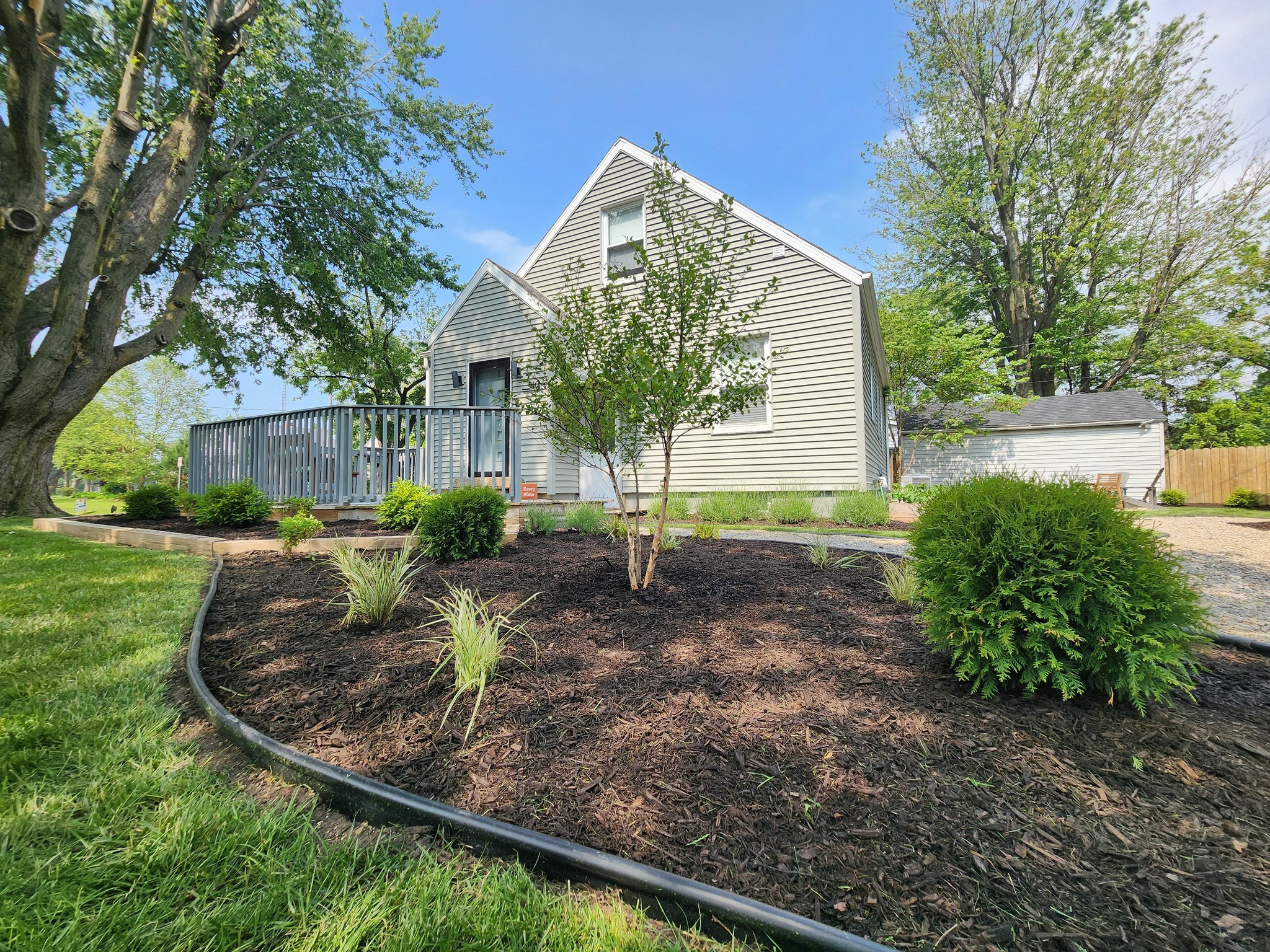 Professional landscape bed with mulch and edging